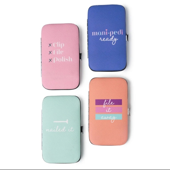 2/$10 Olivia Moss Mani Pedi Ready 6 Piece Nail Kit - Picture 2 of 8